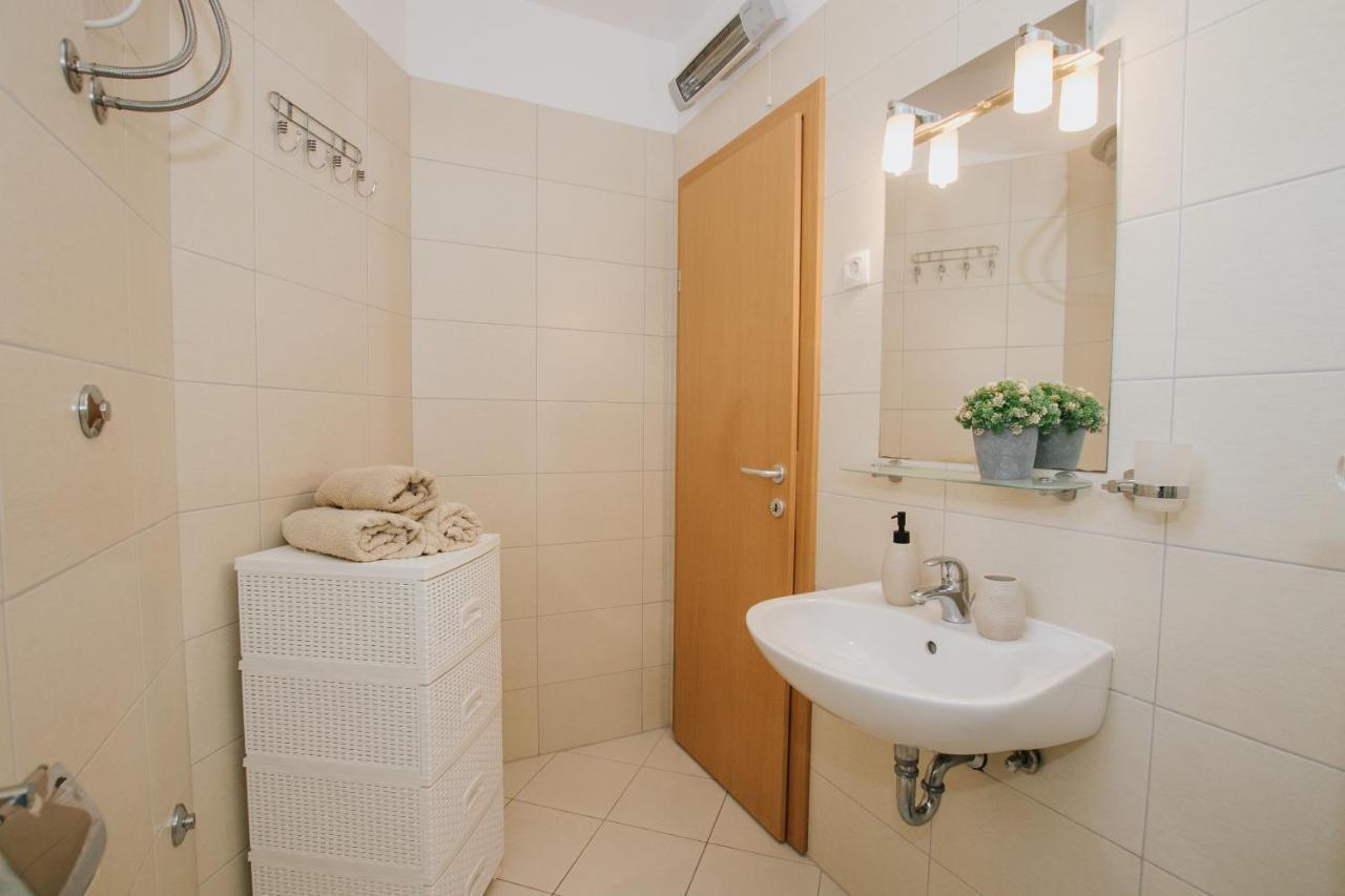 Ferienwohnung Apartman Sunny Trogir Exterior foto
